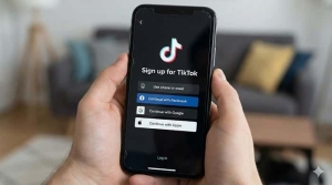 صفحه ثبت نام و آموزش ساخت اکانت تیک تاک در موبایل