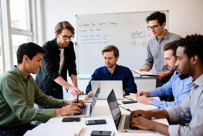 تیم تخصصی ارائه‌دهنده خدمات ساخت صفحه ویکی پدیا برای برندها