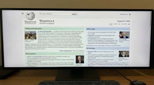 نمایی از صفحه اصلی سایت ویکی پدیا و معرفی بخش‌های مختلف آن